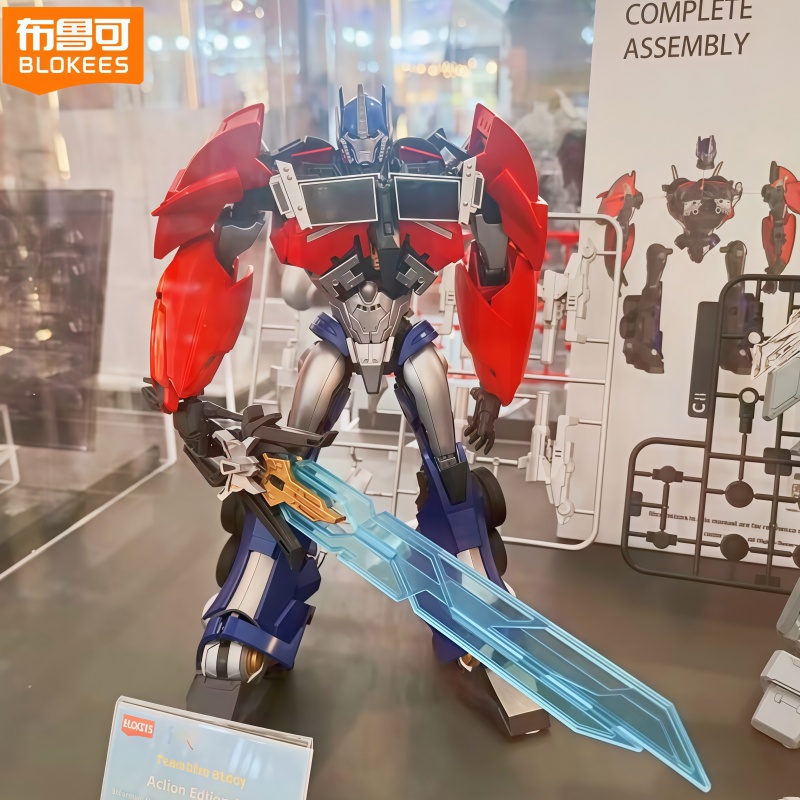 Model Kit Transformers Blokees - مجموعة شخصيات ترانسفورمرز أوبتيموس برايم من