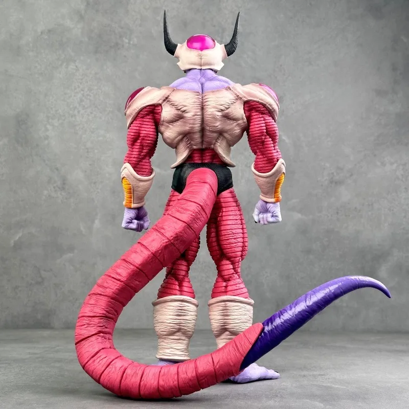 35.5 سنتيمتر لعبة دراغون بول Z - مراجعة Model Kit Frieza وسعره