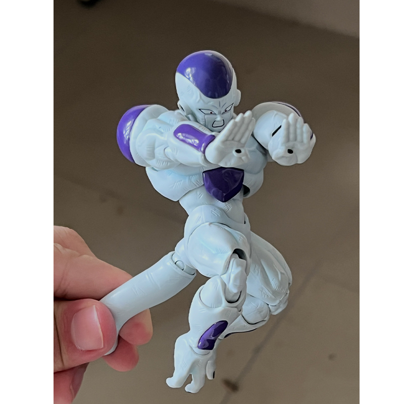 مجسمات شخصيات أنمي دراغون بول  - مراجعة Model Kit Frieza وسعره