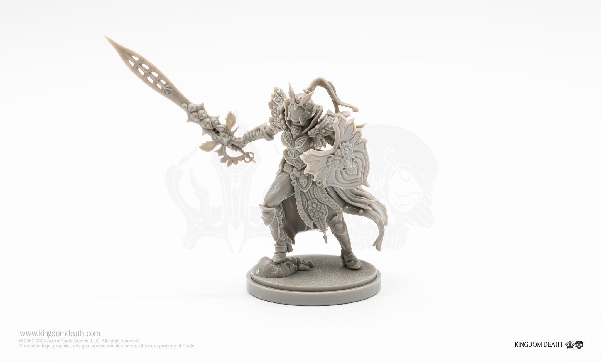 طقم نموذج من الراتنج KINGDOM D - مراجعة Model Kit Galahad وسعره