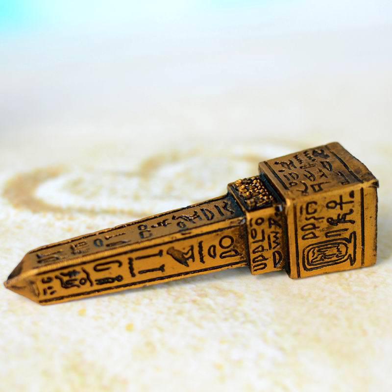 تمثال مسلة صغير الحلي الزخرفية - مراجعة Model Kit Obelisk وسعره