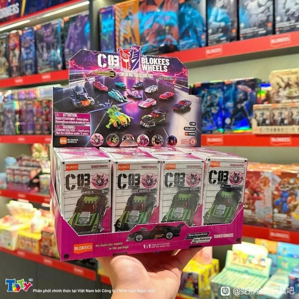 نموذج أصلي من سلسلة ترانسفورمر - مراجعة Model Kit Transformers Blokees وسعره